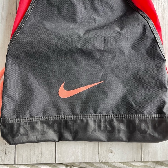 PREOWNED NIKE DRAWSTRING GYM BAG BACKPACK RED ORANGE BLACK - Picture 6 of 6